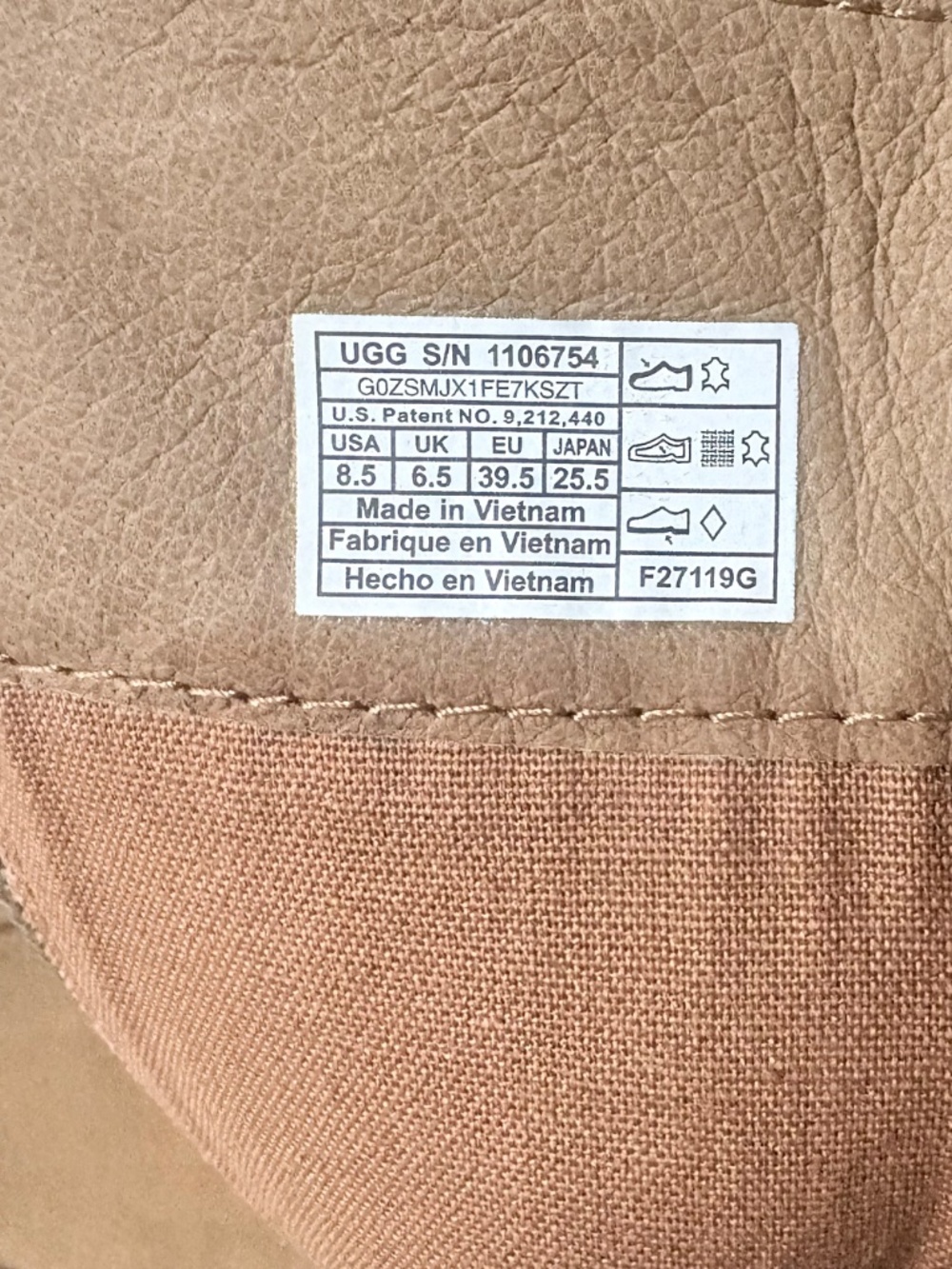Ugg suede boots - Picture 8 of 9